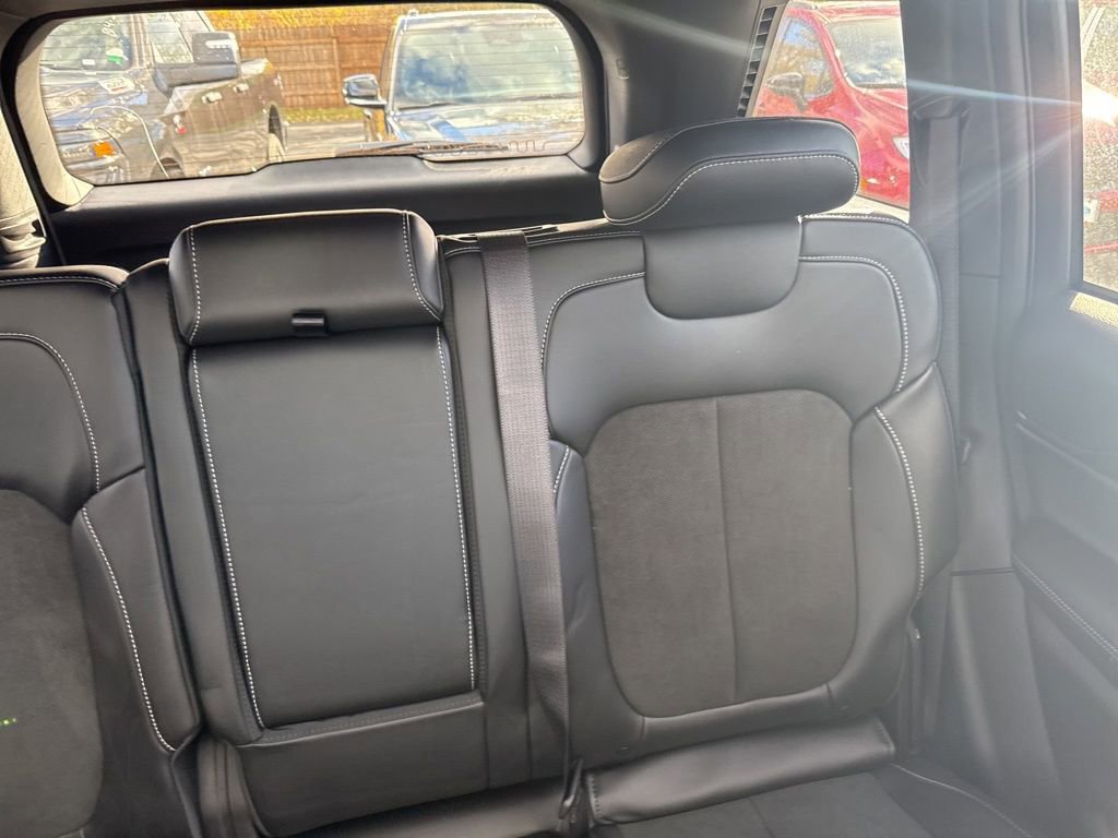 New 2025 Jeep Grand Cherokee Altitude image 16
