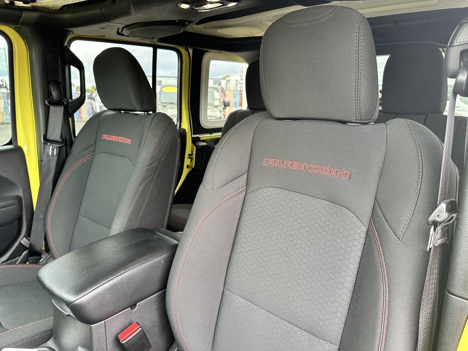 Used 2023 Jeep Wrangler Unlimited Rubicon w/ Cold Weather Group AWD/4WD image 16