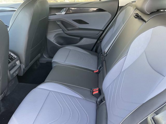 Used 2025 Volkswagen Tiguan SE image 23