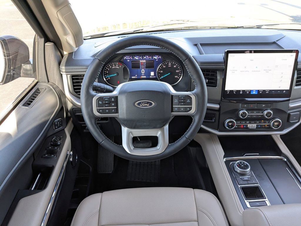 Used 2024 Ford Expedition XLT image 19