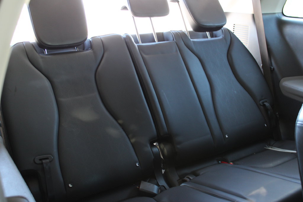 Used 2025 Kia Carnival FWD image 28
