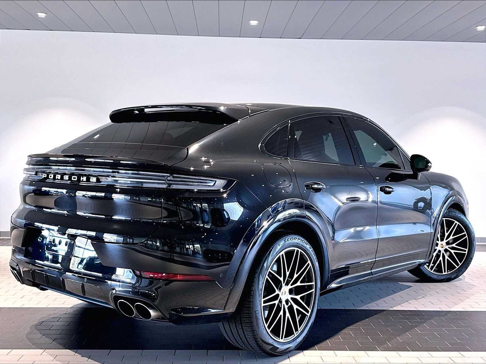 Used 2024 Porsche Cayenne S w/ Premium Package Plus (PP1) AWD/4WD image 11
