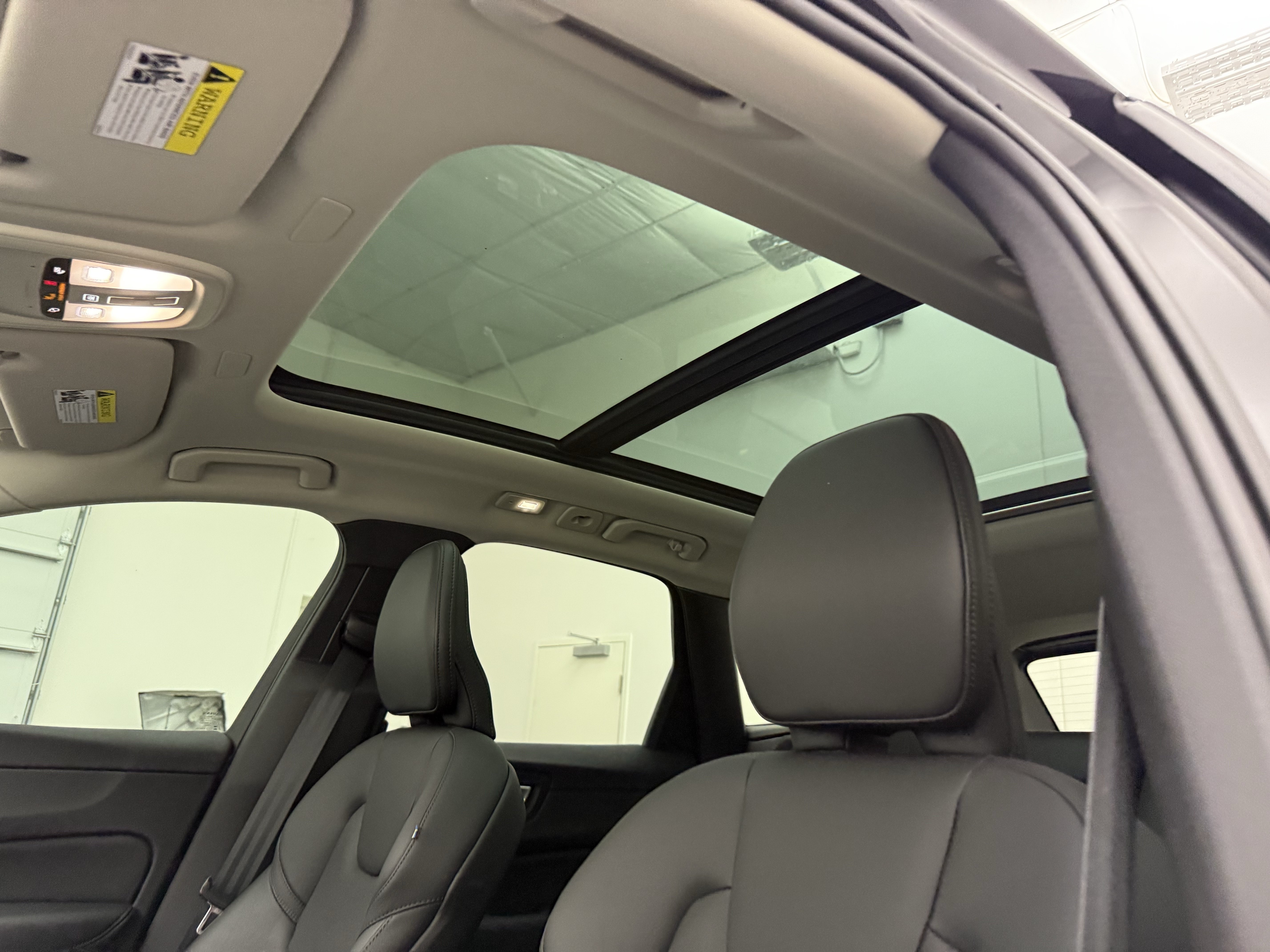 Certified 2025 Volvo XC60 T8 Core w/ Protection Package Premier AWD/4WD image 14