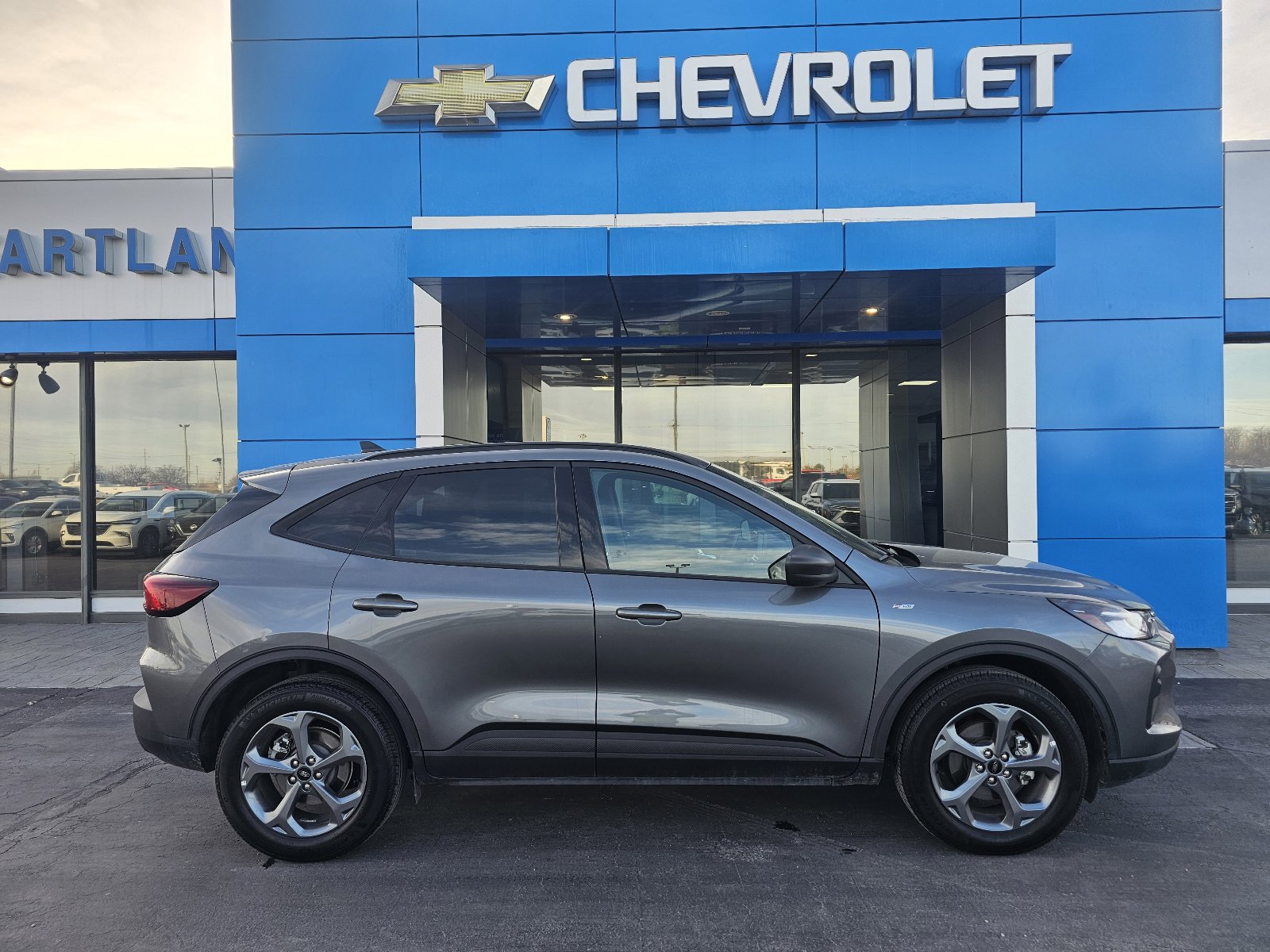 Used 2025 Ford Escape ST-Line image 2