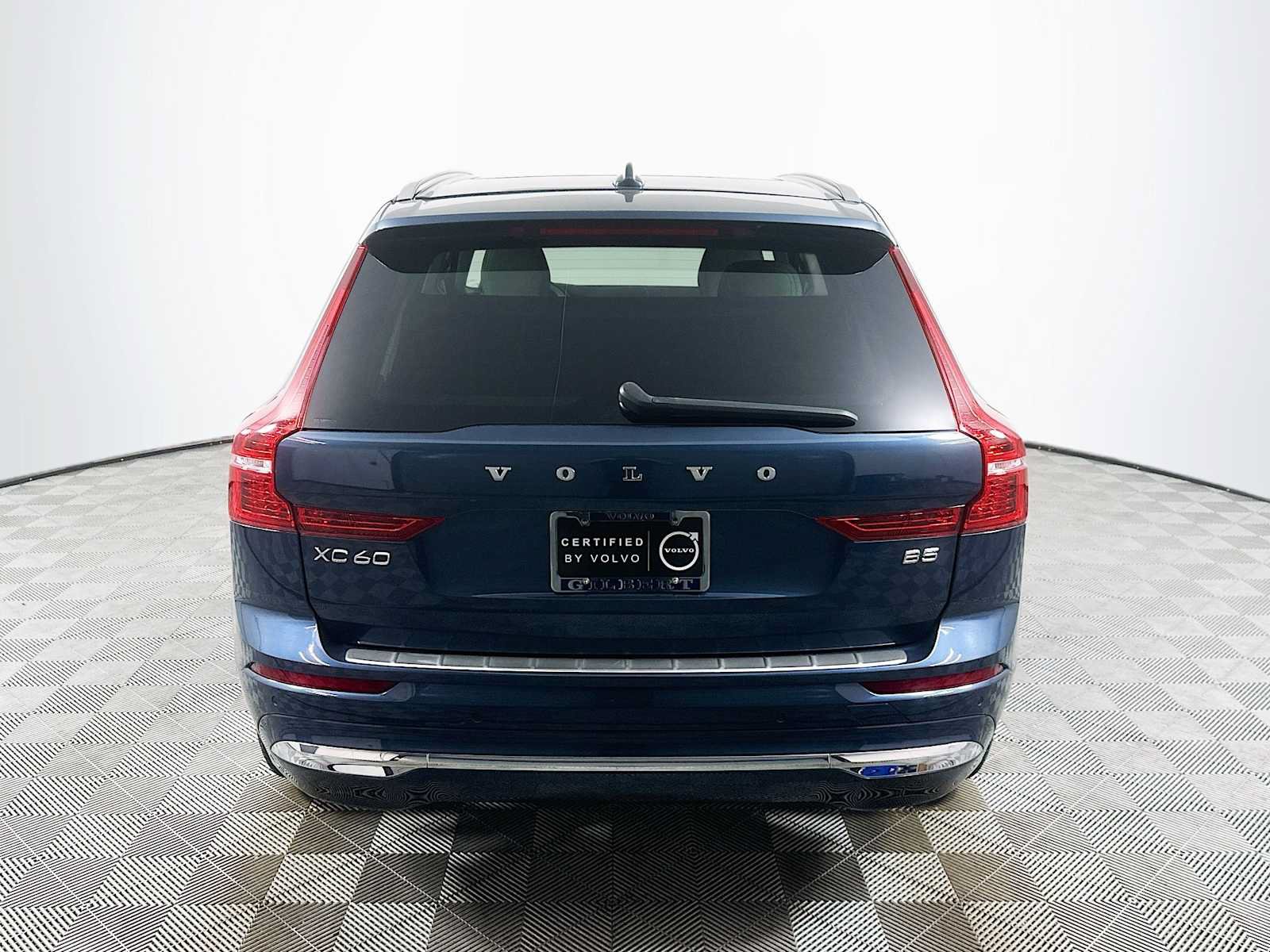 Used 2023 Volvo XC60 B5 Plus w/ Protection Package Premier FWD image 6