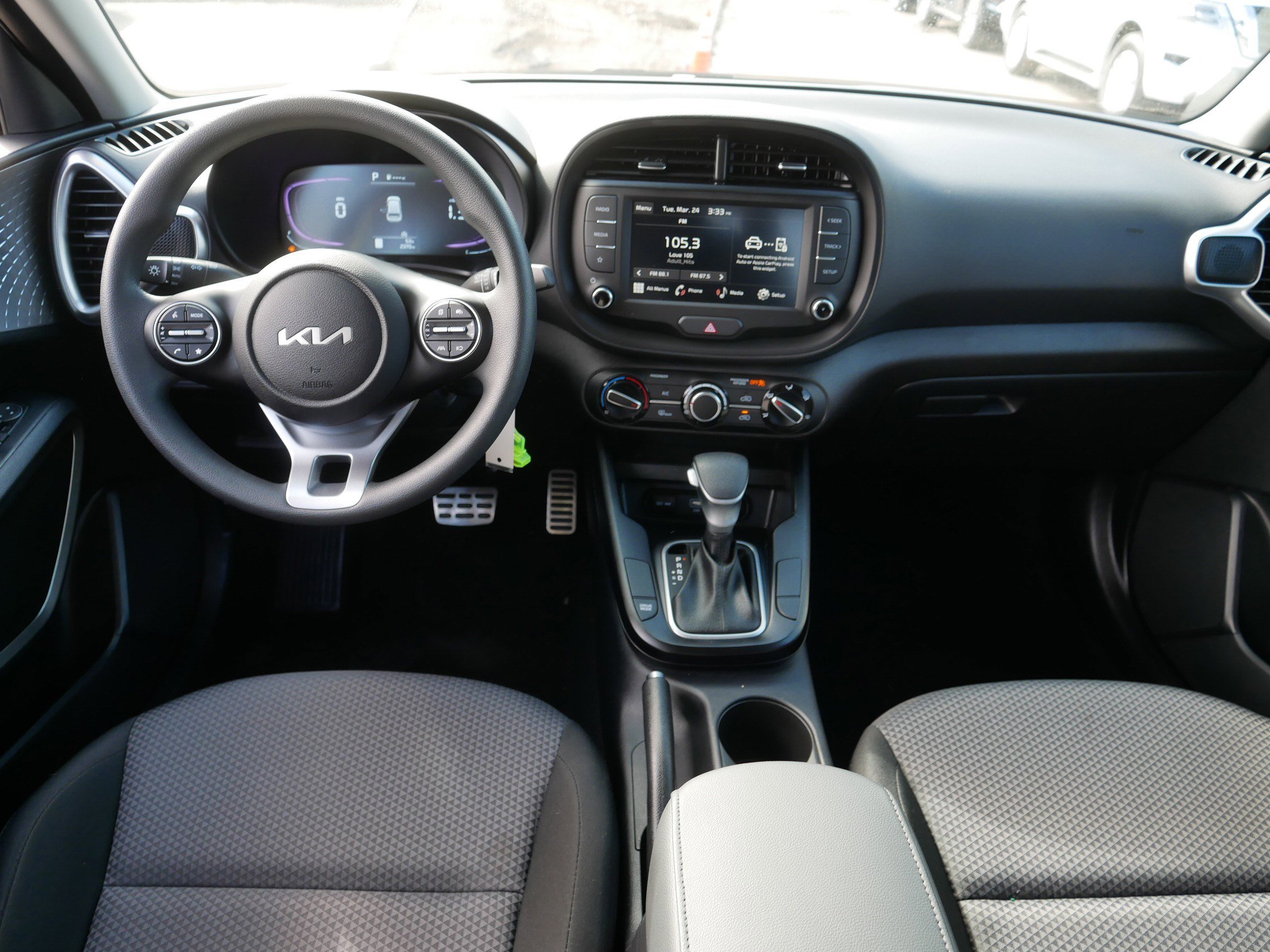 Certified 2025 Kia Soul LX w/ LX Technology Package FWD image 10