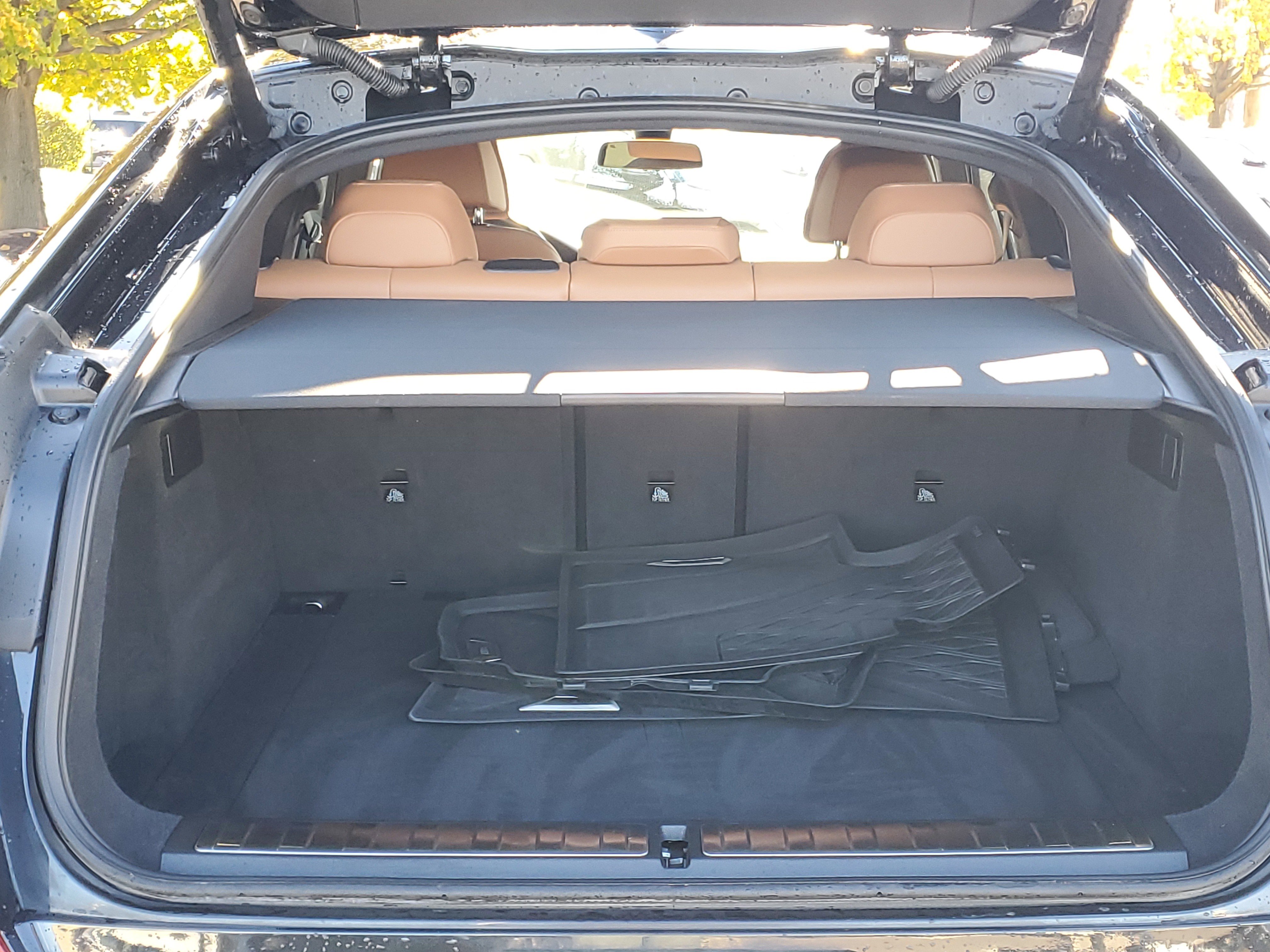 Used 2022 BMW X6 xDrive40i w/ Executive Package image 28