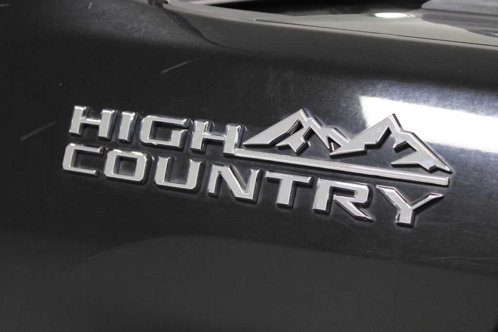 Used 2024 Chevrolet Silverado 2500 High Country w/ High Country Premium Package image 12