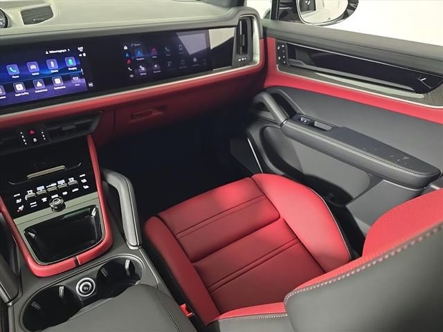 New 2026 Porsche Cayenne Turbo image 24