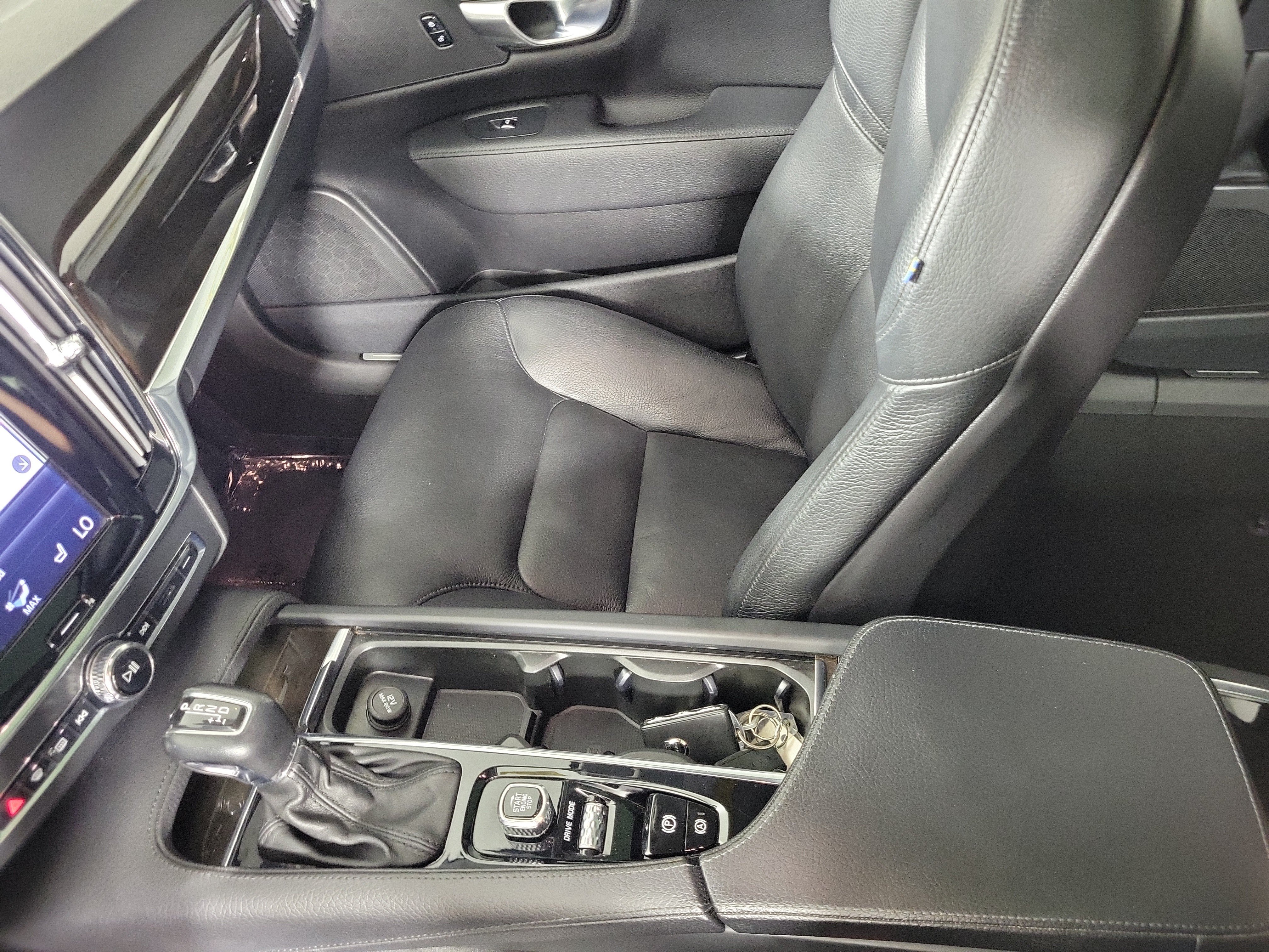 Used 2018 Volvo S90 T5 Momentum w/ Momentum Plus Package AWD/4WD image 23