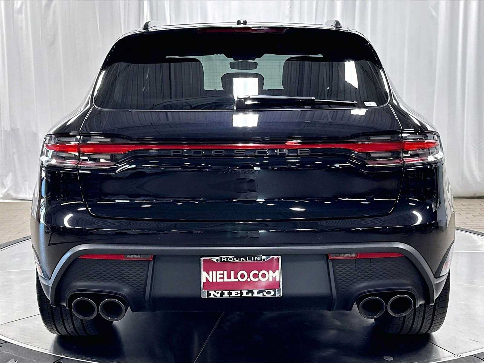 Used 2026 Porsche Macan AWD/4WD image 8