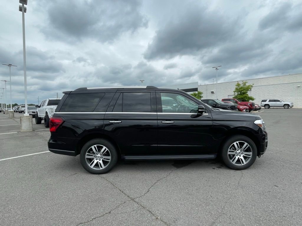 Used 2024 Ford Expedition Limited AWD/4WD image 9