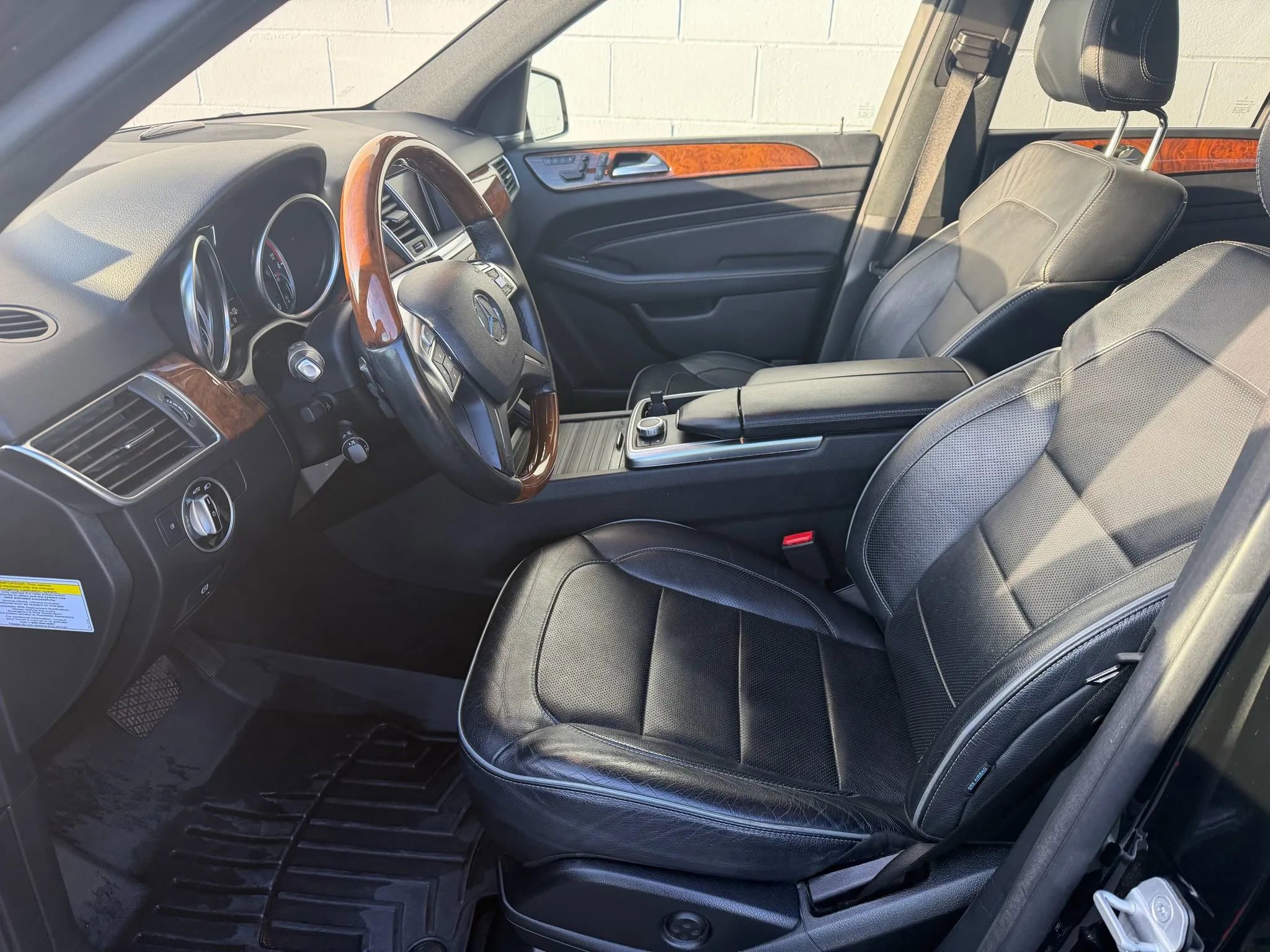 Used 2012 Mercedes-Benz ML 350 BlueTEC 4MATIC image 5