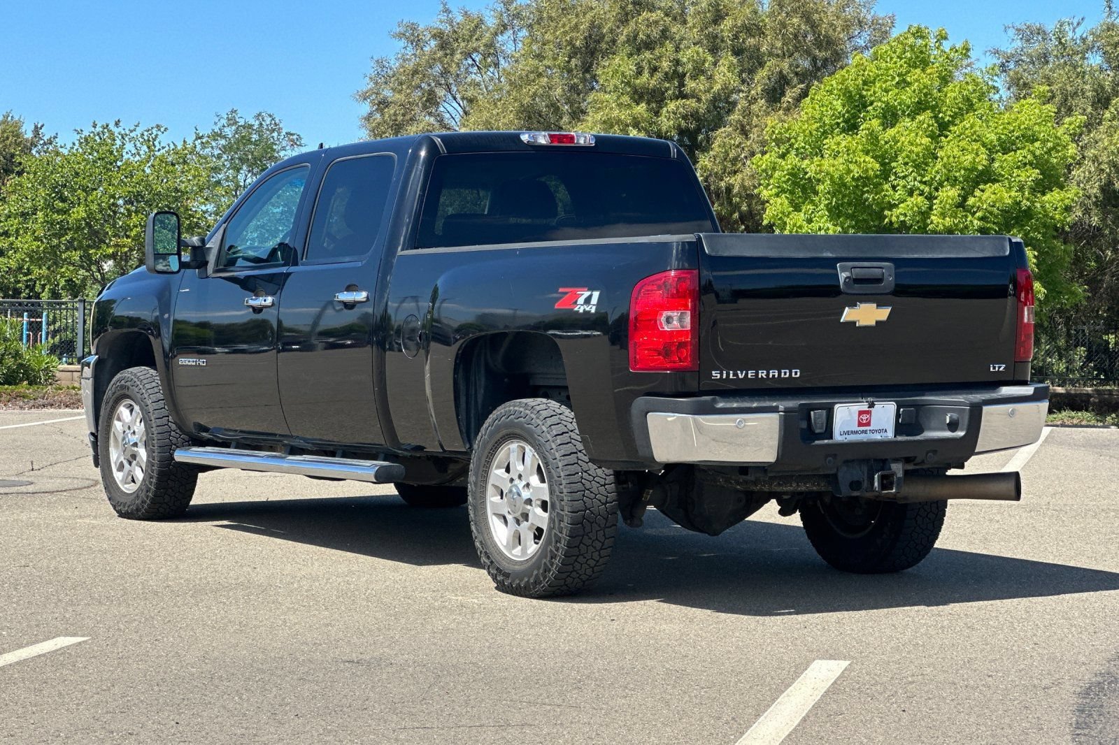 Used 2011 Chevrolet Silverado 2500 LTZ w/ LTZ Plus Package AWD/4WD image 6