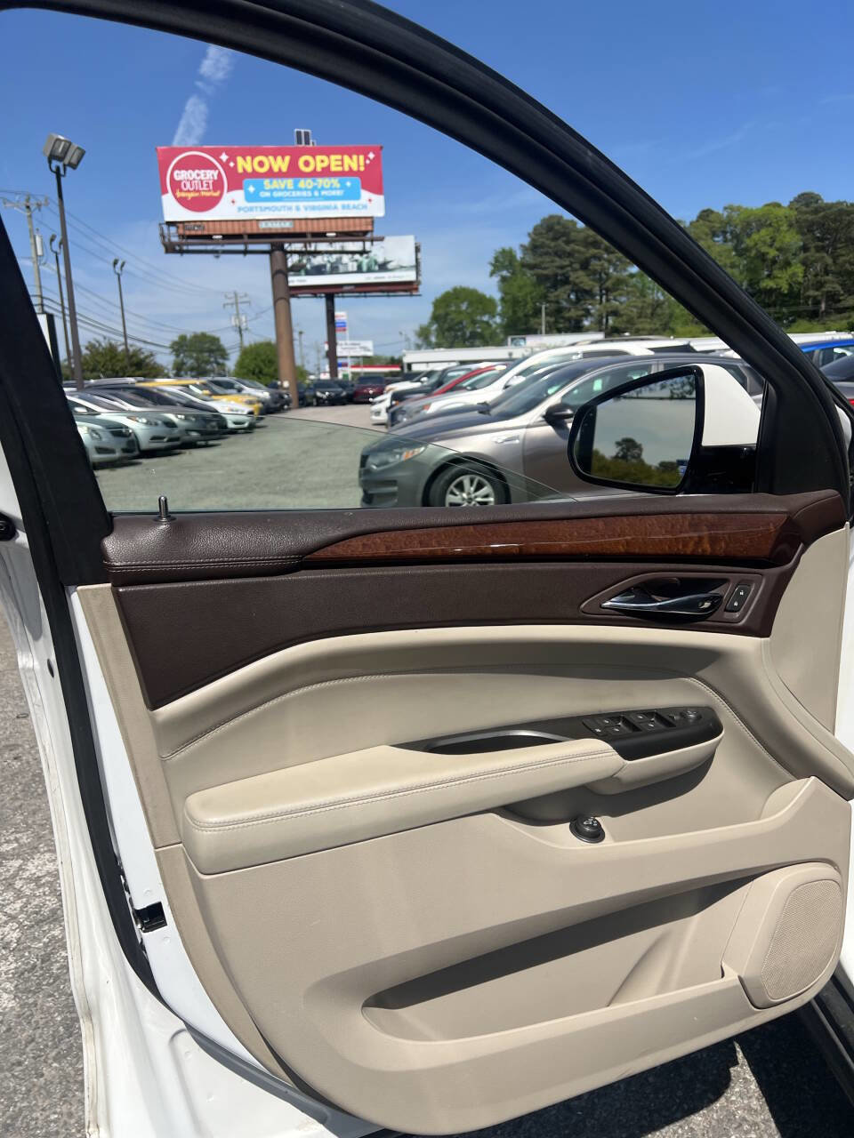 Used 2013 Cadillac SRX Luxury w/ Driver Awareness Package image 22