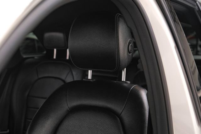 Used 2019 Mercedes-Benz GLC 300 w/ Premium Package image 28