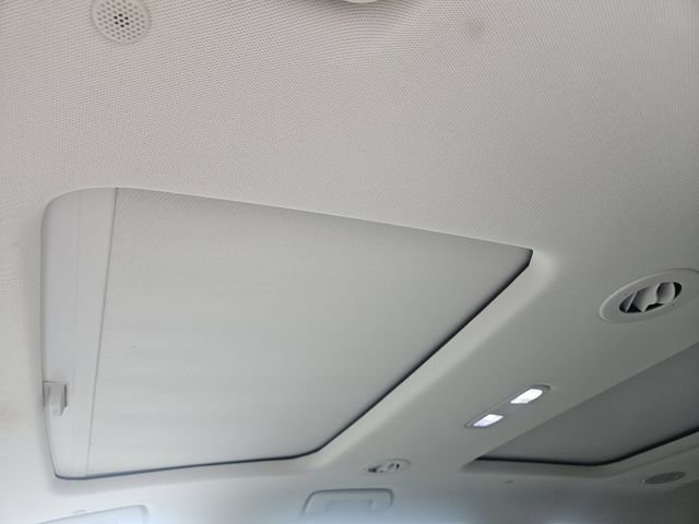 Used 2024 Buick Enclave Avenir w/ Avenir Technology Package image 26