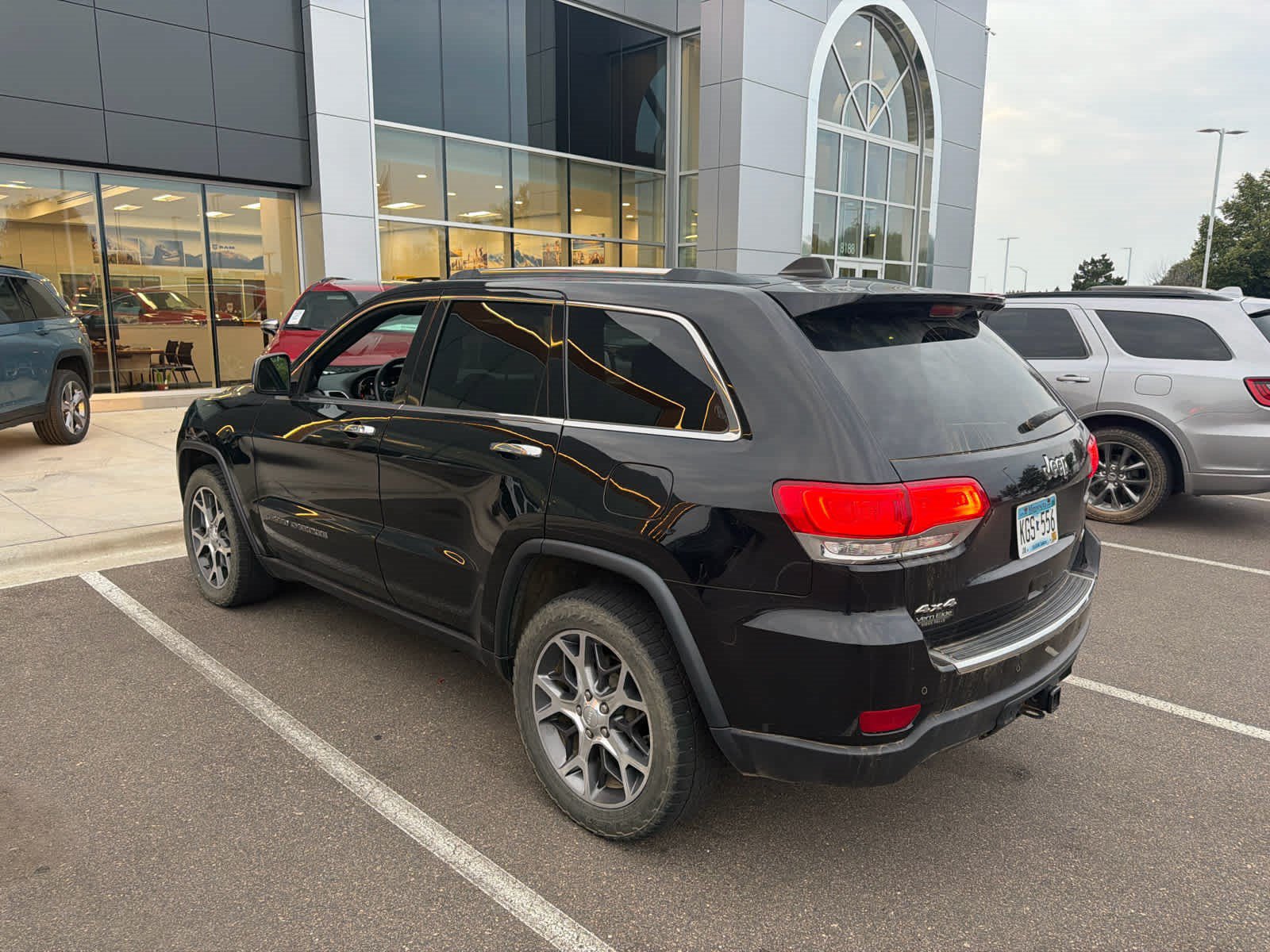 Used 2019 Jeep Grand Cherokee Limited w/ Trailer Tow Group IV AWD/4WD image 7