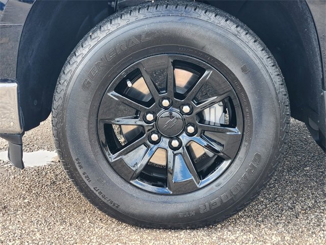 Used 2025 Chevrolet Silverado 1500 LT w/ Safety Package image 10