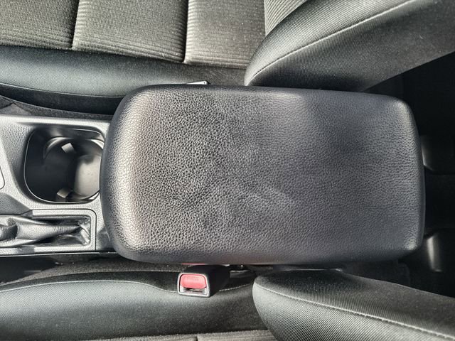 Used 2018 Toyota RAV4 LE image 28