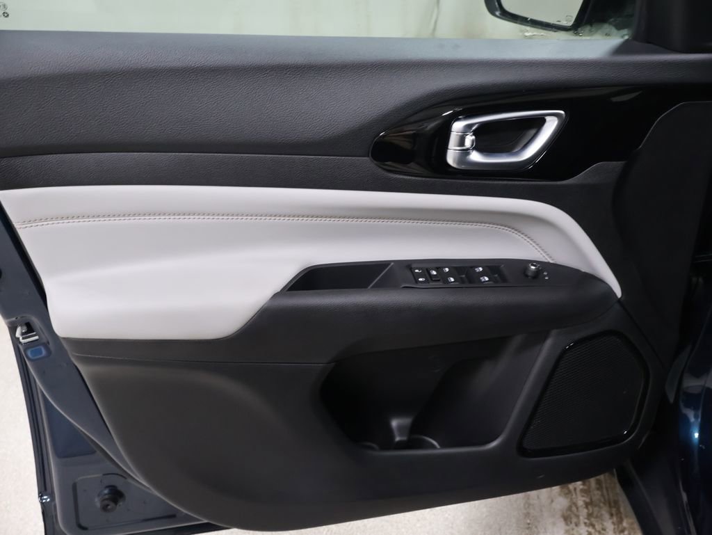 New 2026 Jeep Compass Limited image 11