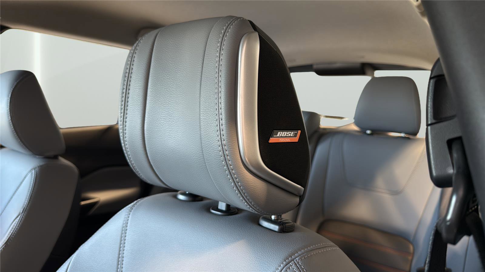 Used 2024 Nissan Kicks SR w/ SR Premium Package FWD image 23