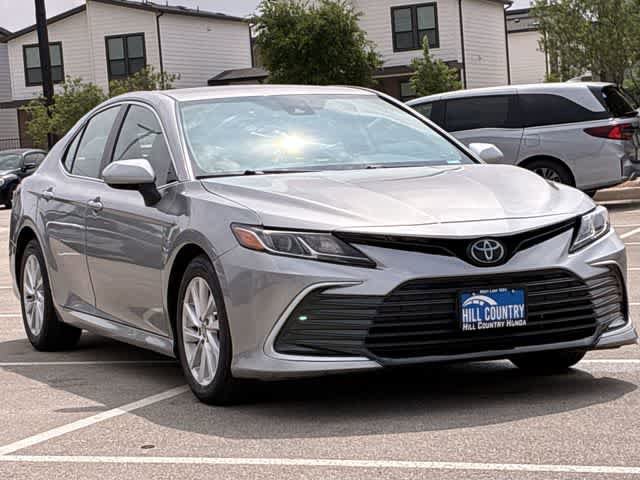 Used 2022 Toyota Camry LE FWD image 8
