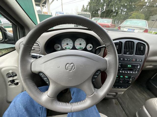Used 2001 Dodge Grand Caravan ES image 9