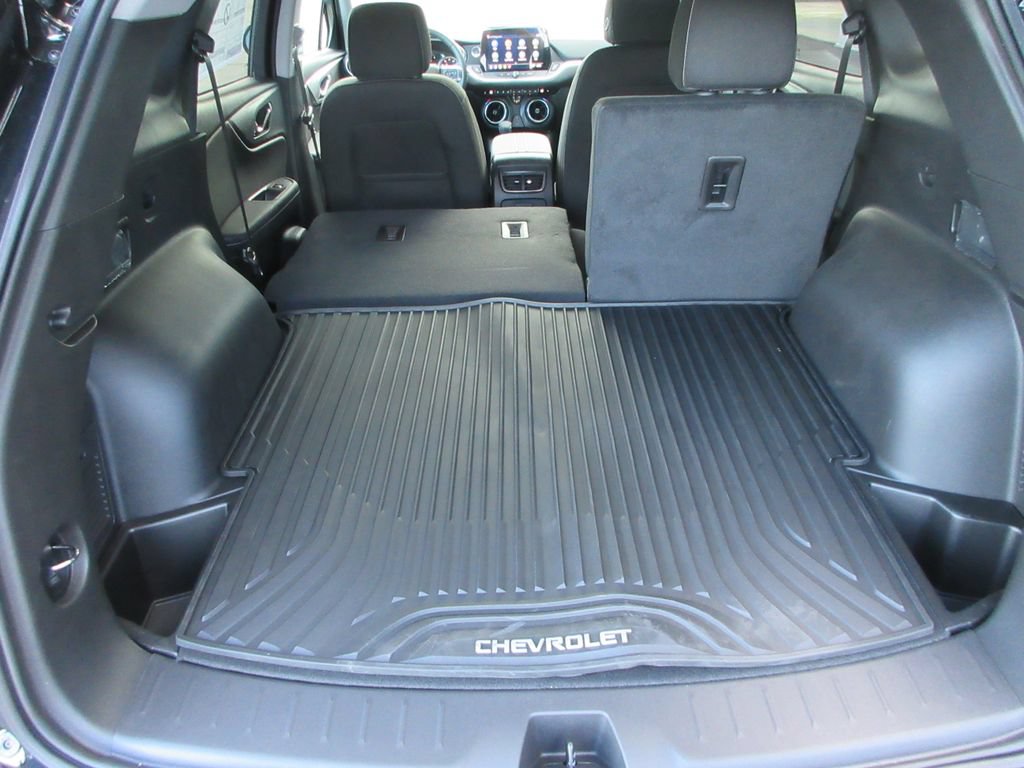 New 2026 Chevrolet Blazer LT w/ LPO, Black Grille Bar Package FWD image 10