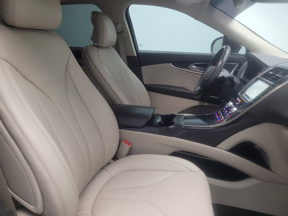 Used 2017 Lincoln MKX Reserve w/ Driver Assistance Package FWD image 21