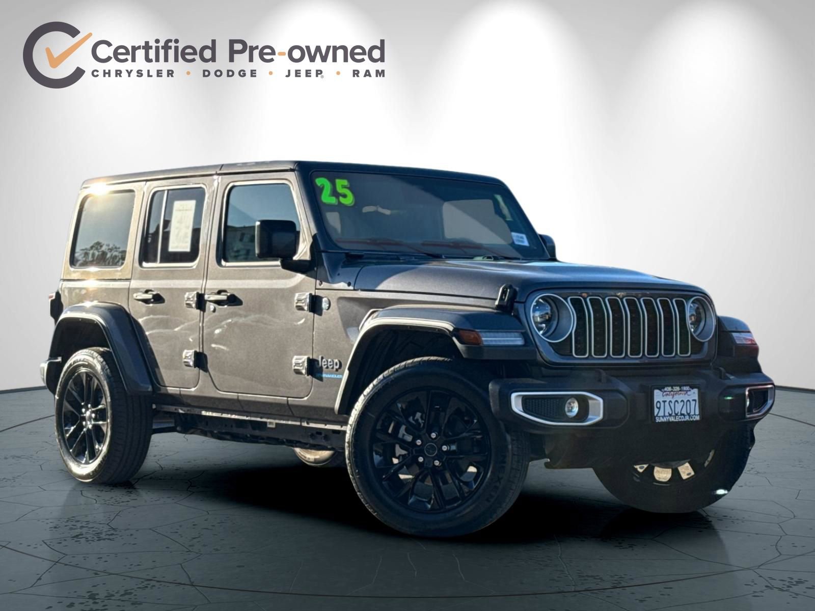 Used 2025 Jeep Wrangler Unlimited Sahara w/ Safety Group image 2