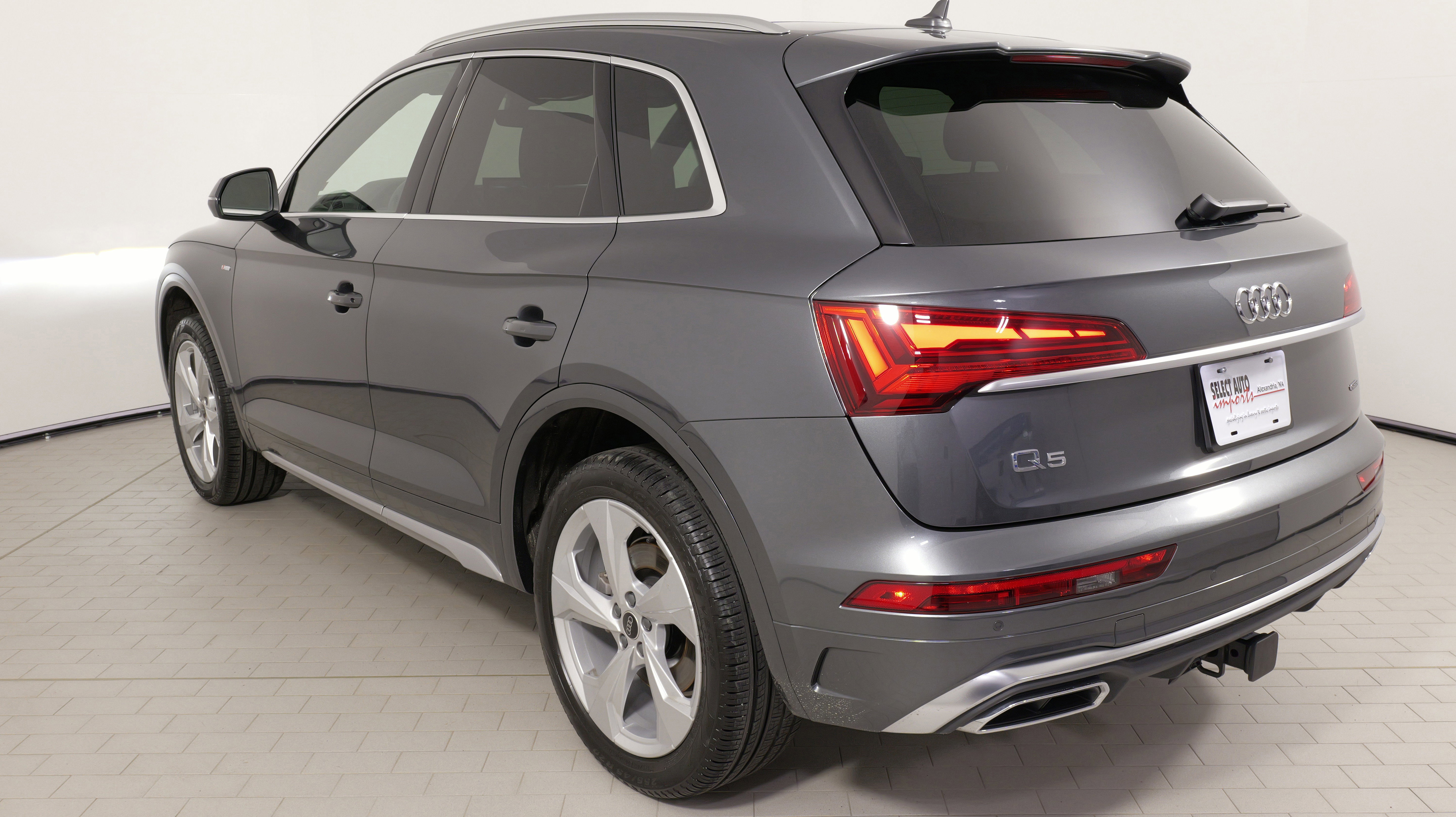 Used 2025 Audi Q5 2.0T Premium Plus image 12