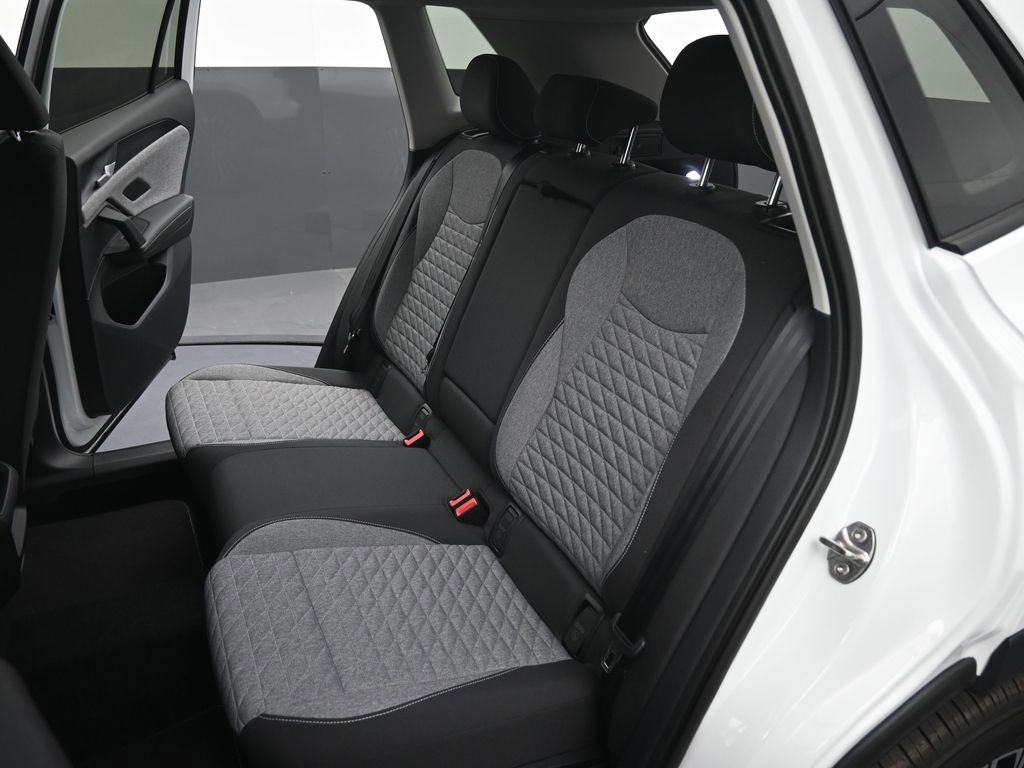 Used 2025 Volkswagen Tiguan S image 43