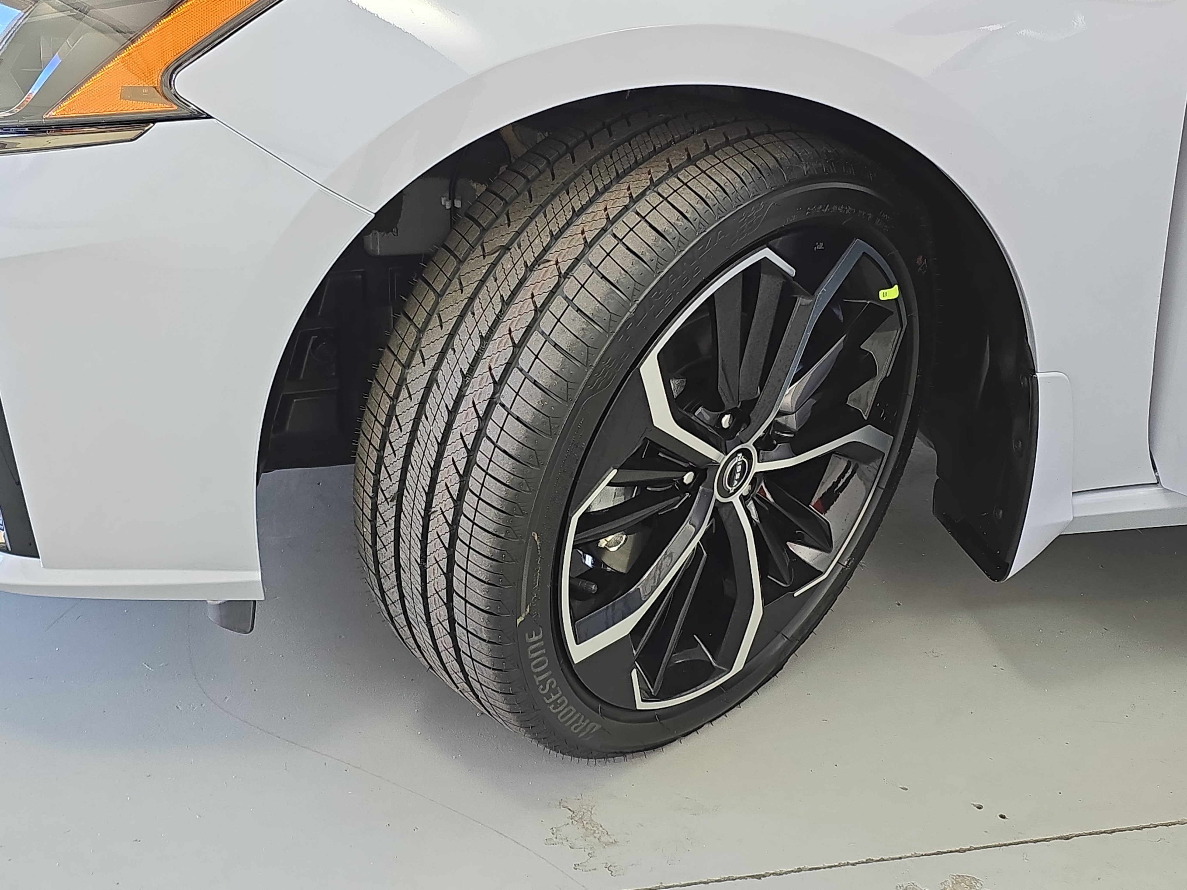 New 2025 Nissan Altima 2.5 SR w/ SR Premium Package FWD image 32