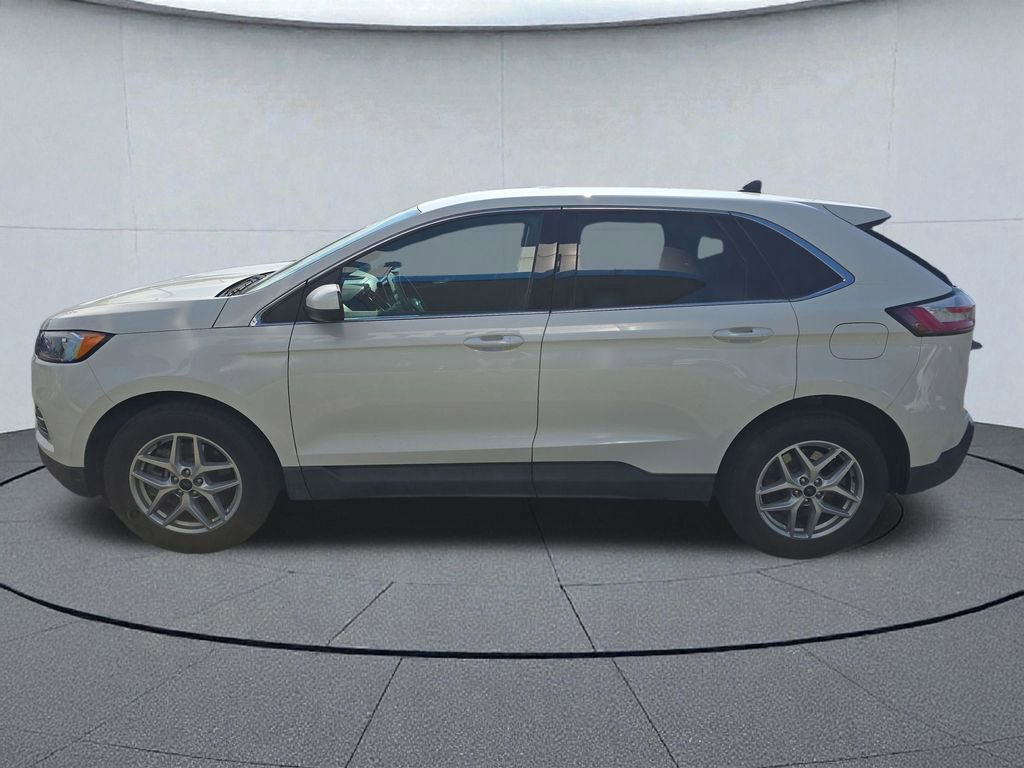 Used 2023 Ford Edge SEL w/ Convenience Package AWD/4WD image 2