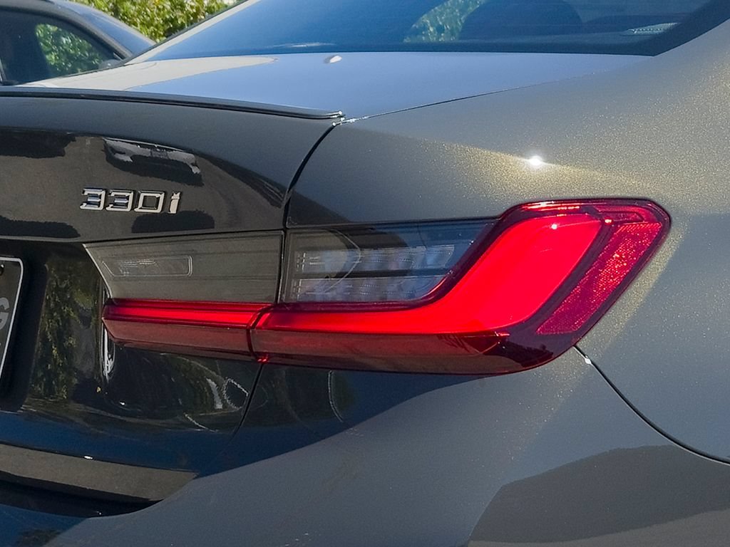 New 2026 BMW 330i Sedan w/ M Sport Package RWD image 4