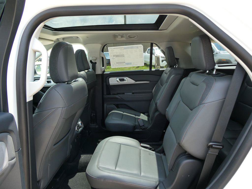 New 2026 Ford Explorer Active w/ Active Comfort Package AWD/4WD image 13