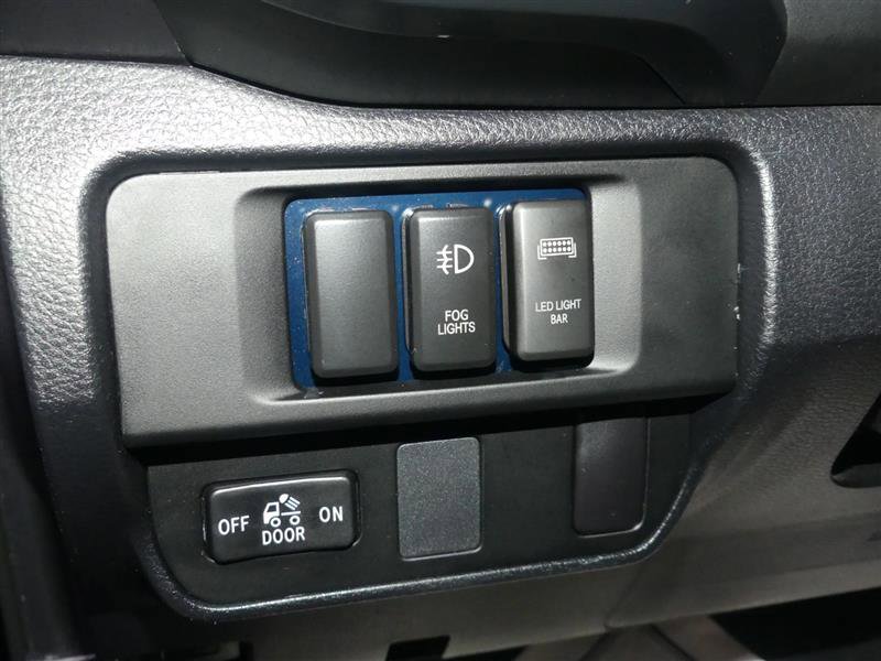 Used 2017 Toyota Tacoma SR image 26