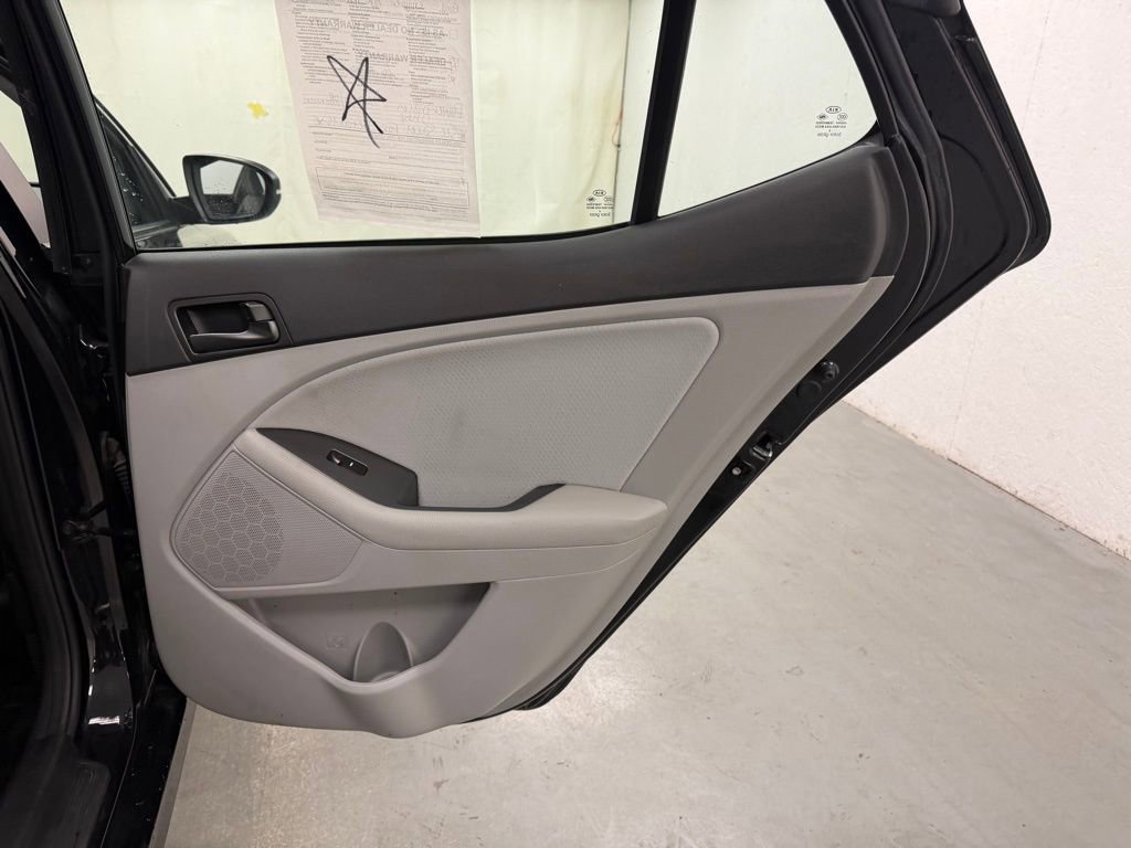 Used 2015 Kia Optima LX FWD image 12