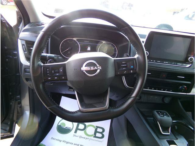 Used 2025 Nissan Rogue SV AWD/4WD image 5
