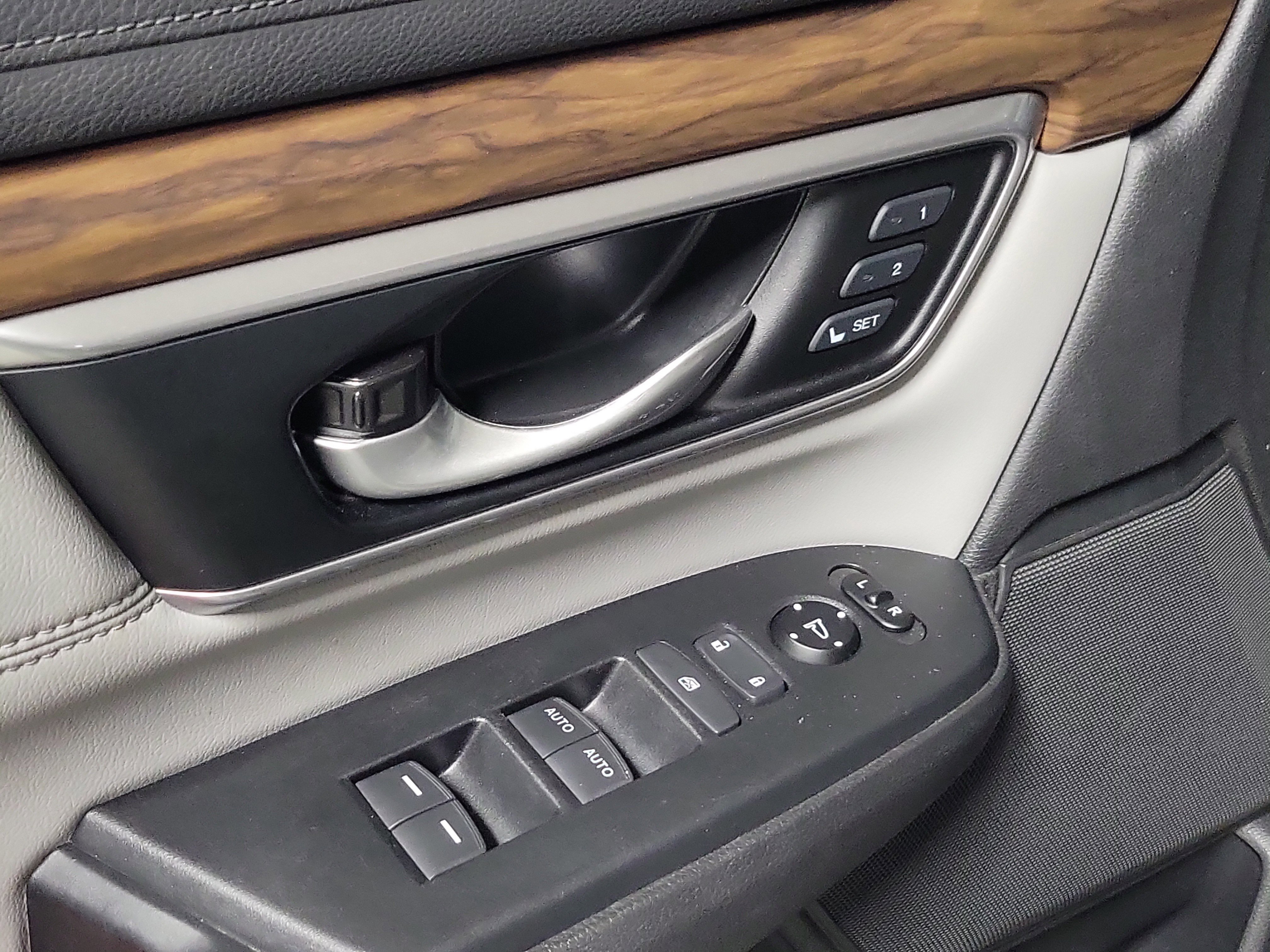 Used 2021 Honda CR-V Touring image 24