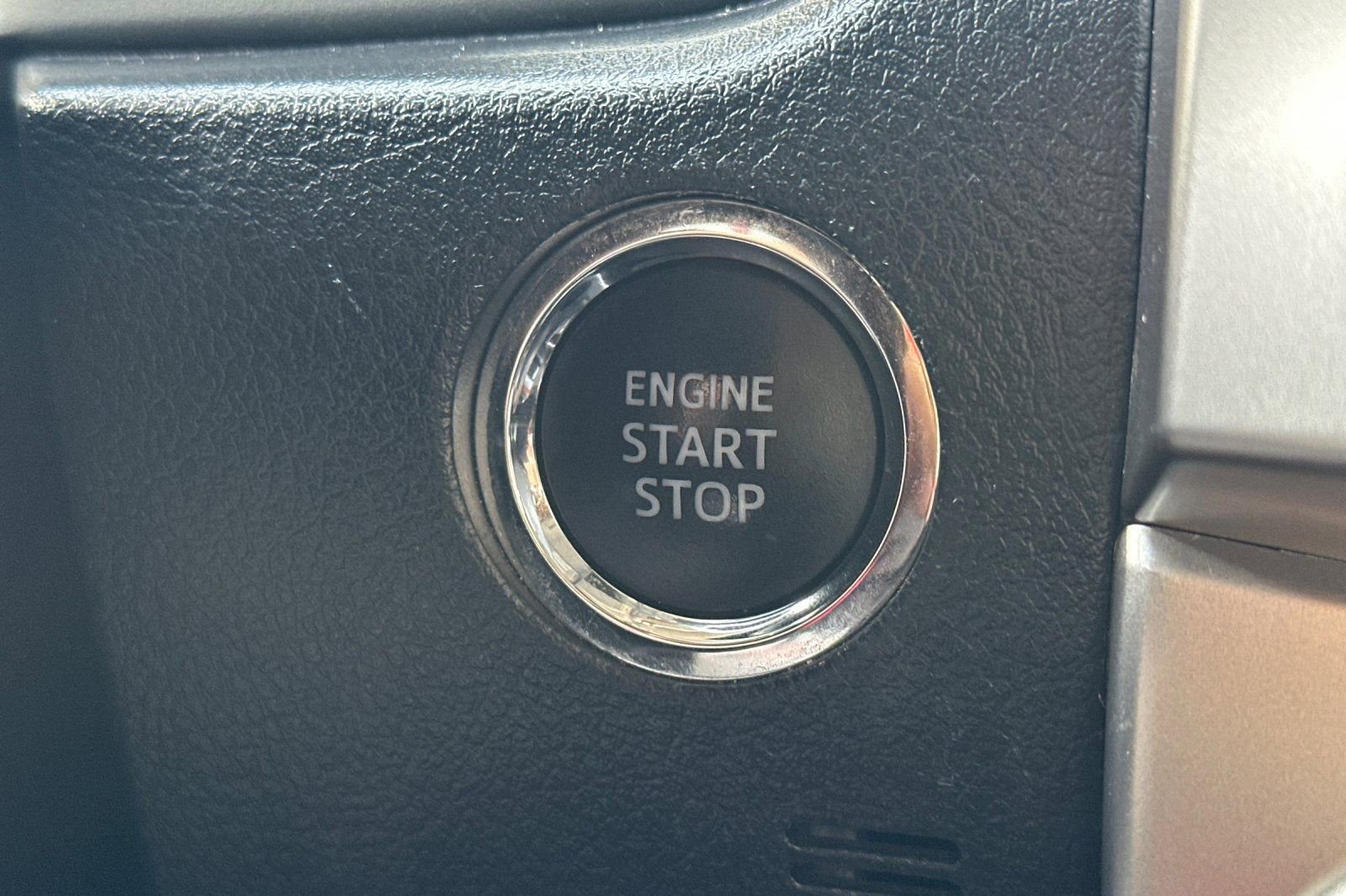 Used 2024 Toyota 4Runner SR5 AWD/4WD image 30