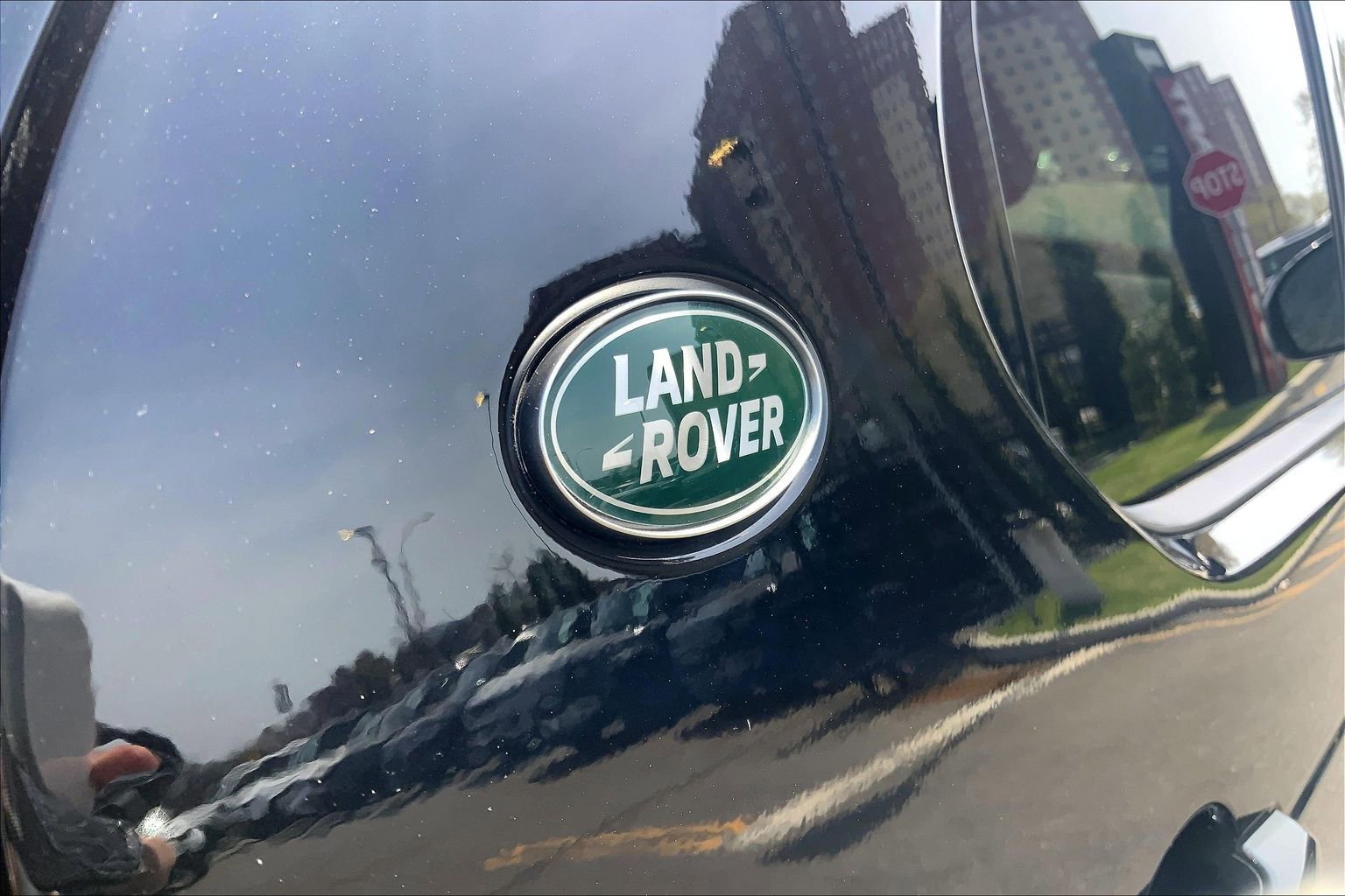 Used 2025 Land Rover Discovery Dynamic SE AWD/4WD image 31