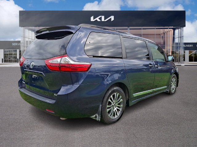 Used 2019 Toyota Sienna XLE w/ Protection Package FWD image 6