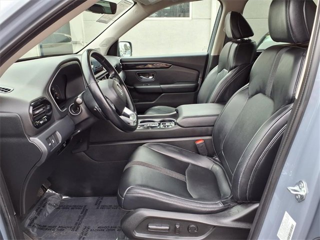 Used 2023 Honda Pilot Touring image 14