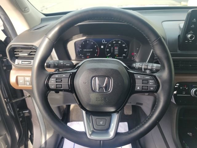 Used 2025 Honda Pilot Elite image 16