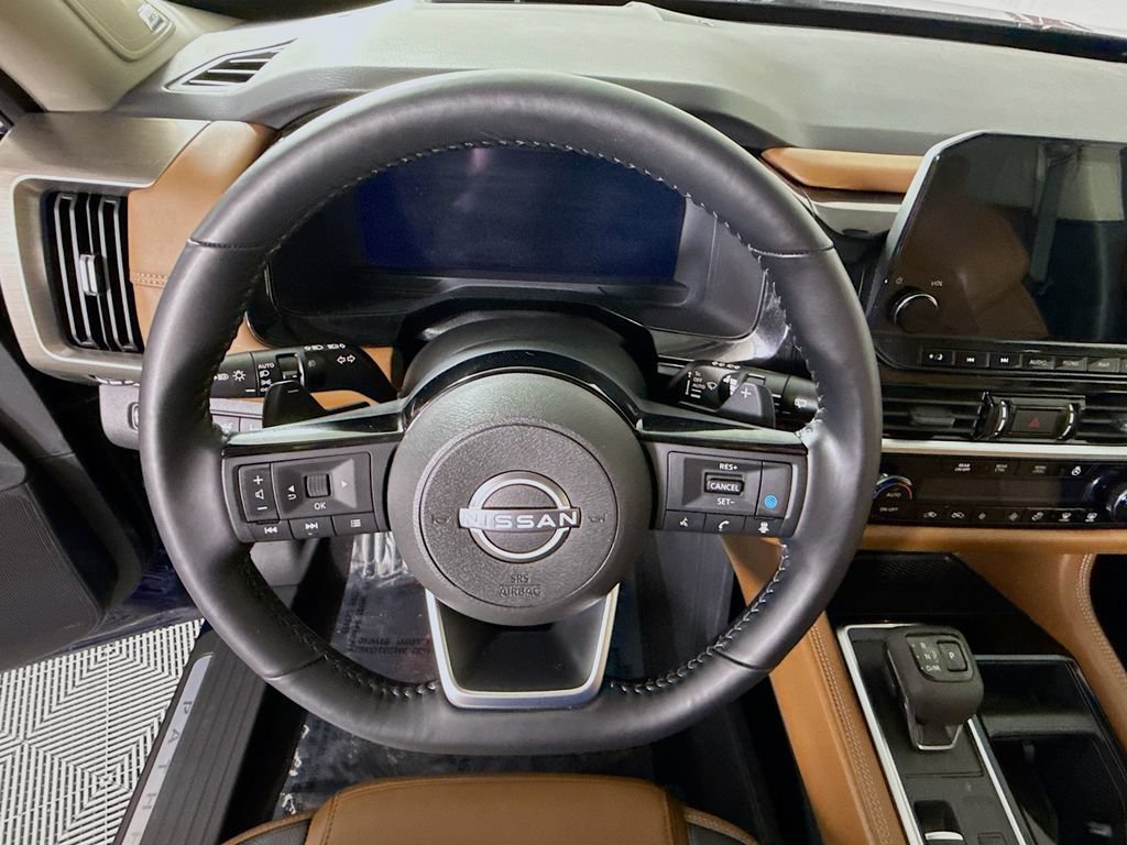 Certified 2025 Nissan Pathfinder Platinum AWD/4WD image 23