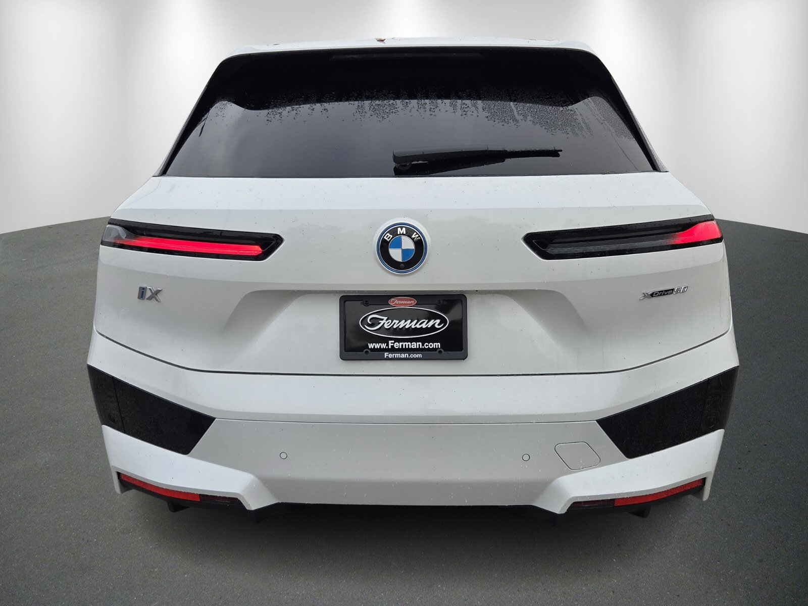 Used 2024 BMW iX xDrive50 w/ Premium Package image 6