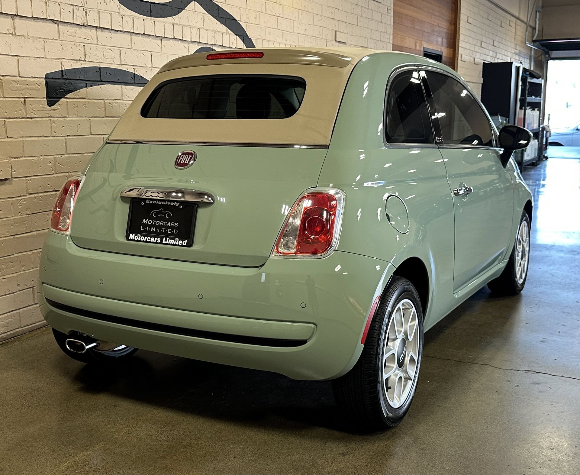 Used 2015 FIAT 500 Pop FWD image 23