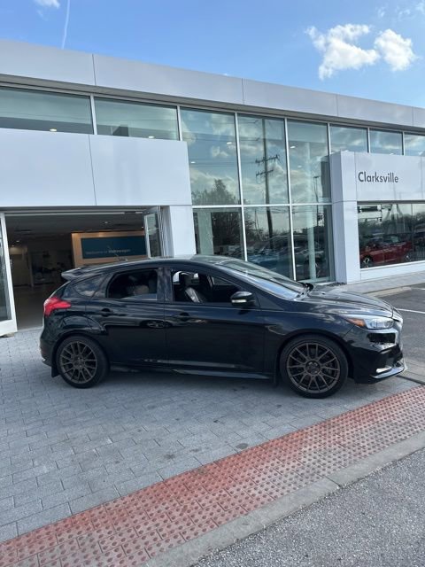 Used 2017 Ford Focus ST image 4
